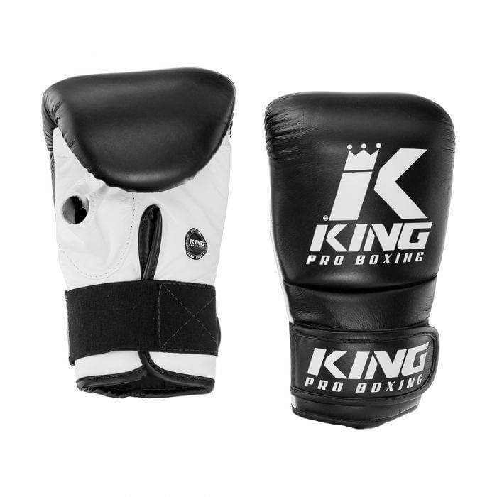 King Pro Boxing Bag Gloves van premium runderleer, lichtgewicht en handgemaakt voor maximale bescherming bij zaktraining.