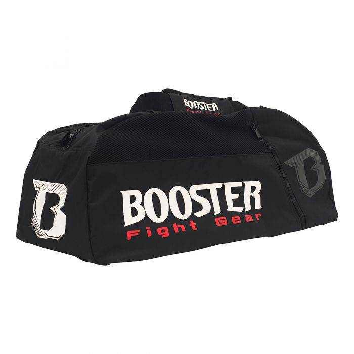 Booster Recon sporttas van zwart polyester, met rode en witte logo’s, zijvakken en verstelbare rugzakbanden.