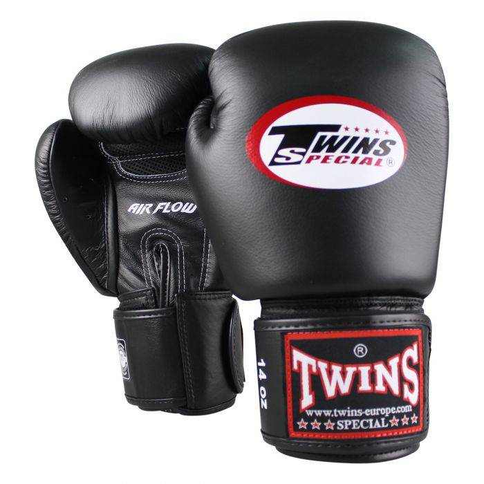 Twins Bokshandschoenen zwart van hoogwaardig leer met luchtige padding en klittenbandsluiting voor optimale bescherming.