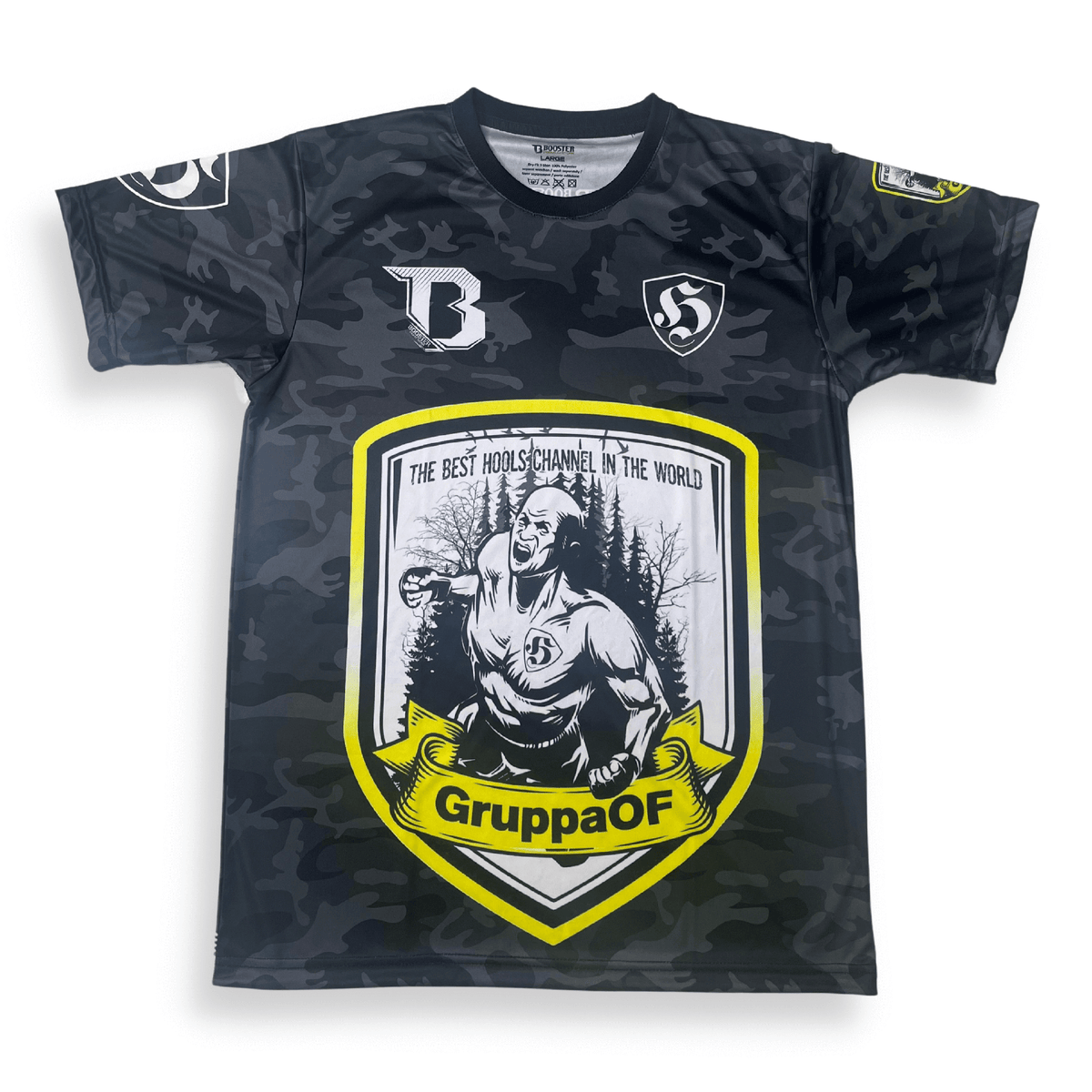 Groen-zwarte Gruppa OF Hooligan booster vechtshirt met opvallende print en camouflagedessin.