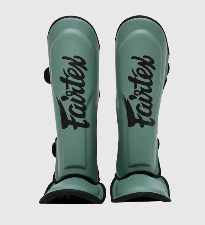 Fairtex Kickboks Scheenbeschermers FXB - Leger Groen/Zwart - Booster Fight Store